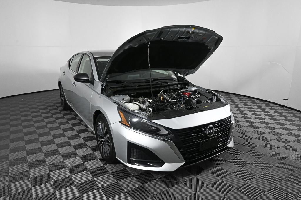 Used 2024 Nissan Altima 2.5 SV image 30