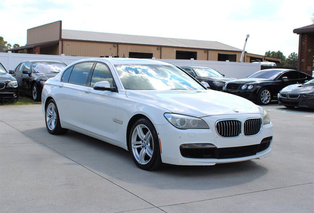 Used 2013 BMW 750Li RWD image 9