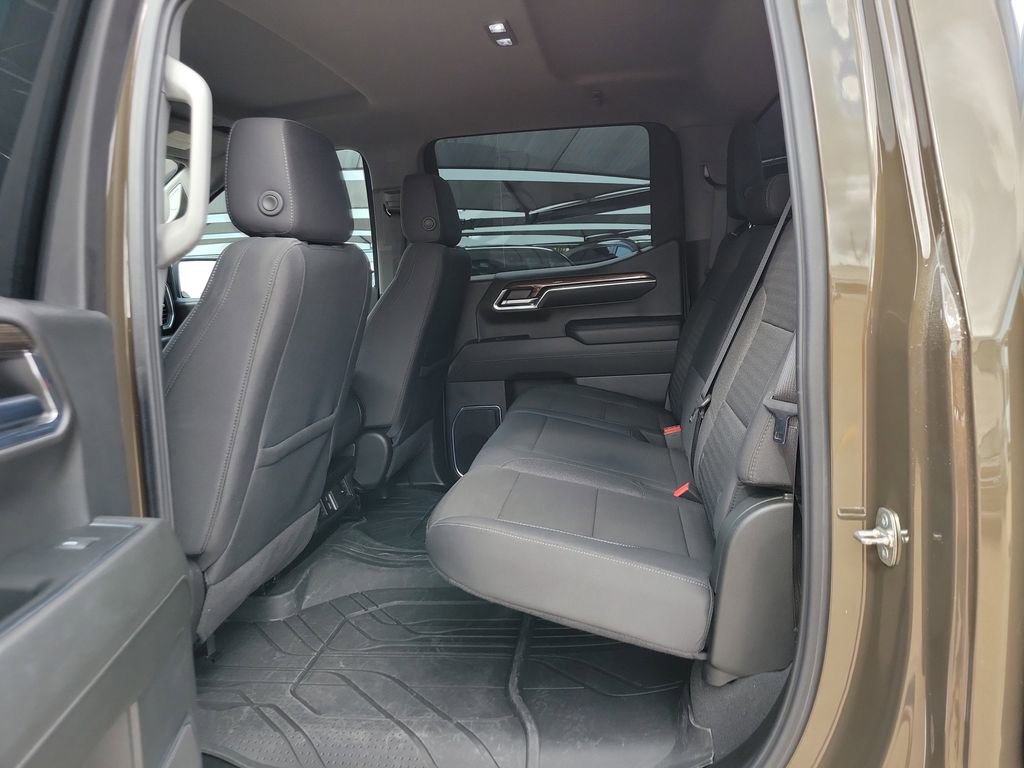 Used 2024 Chevrolet Silverado 1500 LT RWD image 6