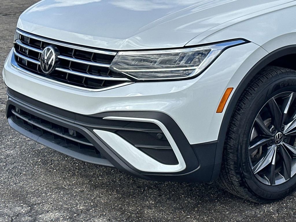 Certified 2023 Volkswagen Tiguan SE w/ Panoramic Sunroof Package image 8
