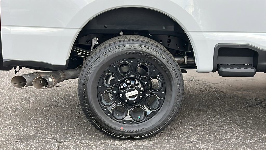 New 2026 Ford F250 Lariat w/ Black Appearance Package image 5