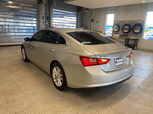 Used 2017 Chevrolet Malibu LT FWD image 9