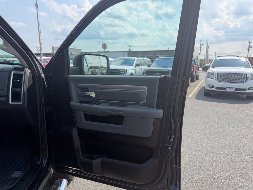 Used 2015 RAM 1500 Big Horn RWD image 29