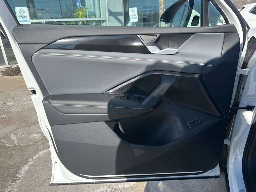 New 2026 Volkswagen Tiguan SEL R-Line image 10