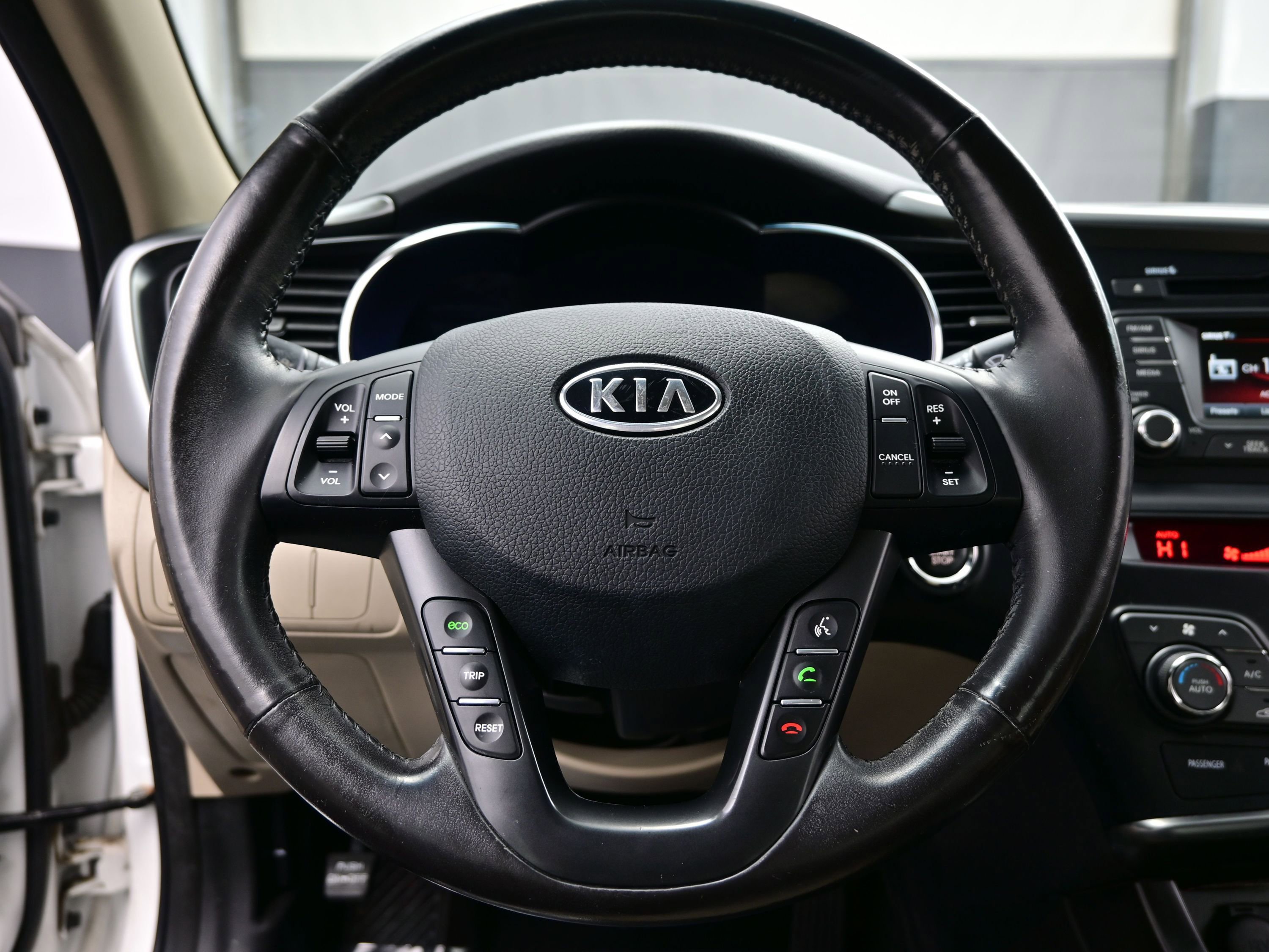 Used 2012 Kia Optima Hybrid w/ Hybrid Convenience Pkg image 23