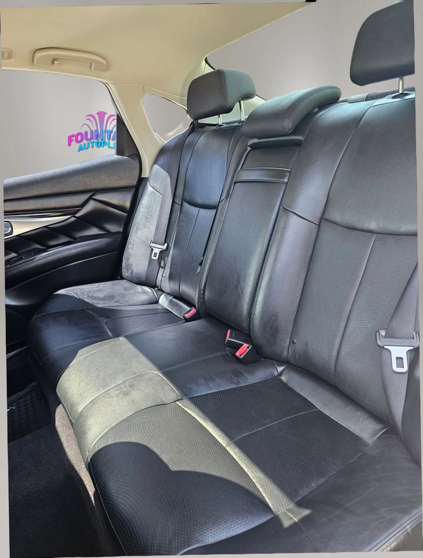 Used 2018 INFINITI Q70 Luxe RWD image 14