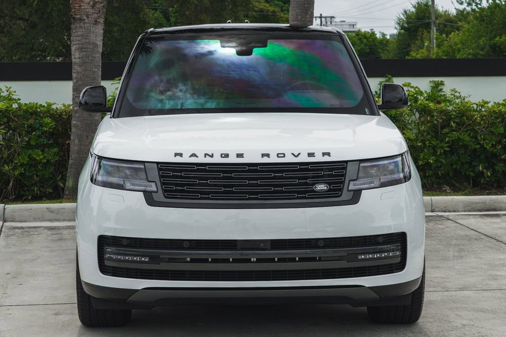 Used 2025 Land Rover Range Rover SE AWD/4WD image 12