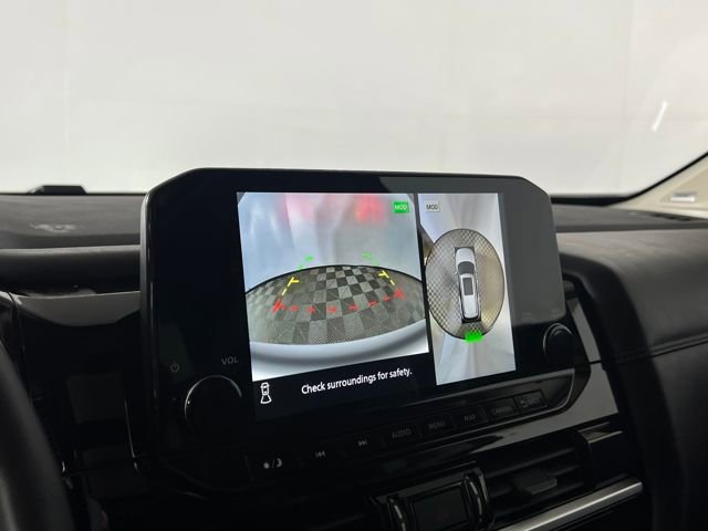 Used 2024 Nissan Pathfinder Platinum image 20