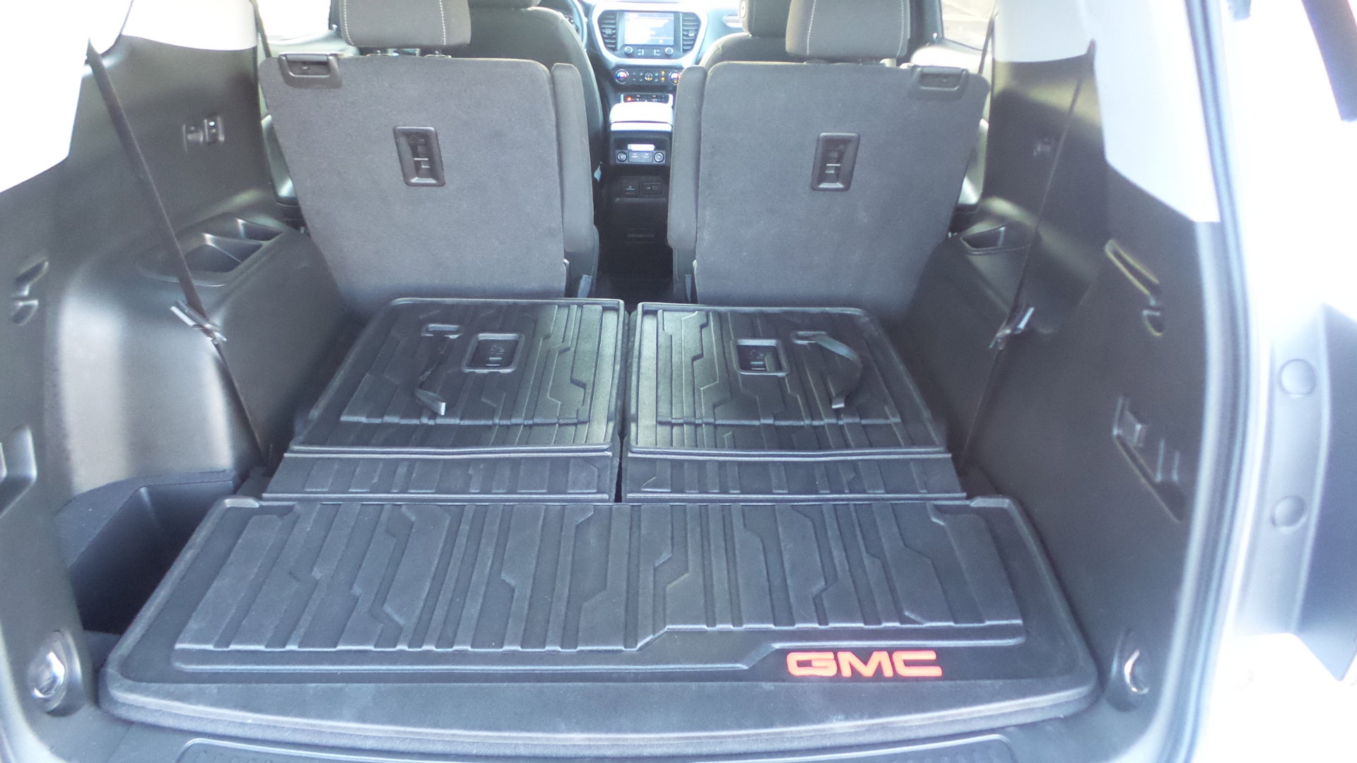 Used 2021 GMC Acadia SLE w/ Driver Convenience Package AWD/4WD image 10