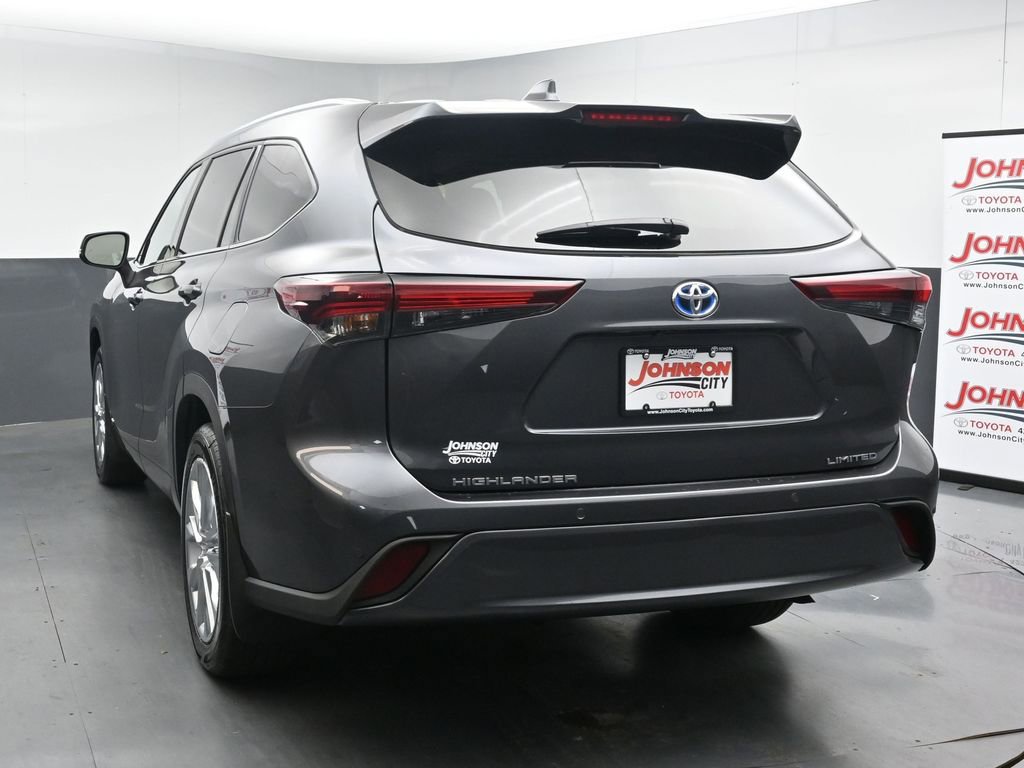Used 2024 Toyota Highlander Limited AWD/4WD image 6