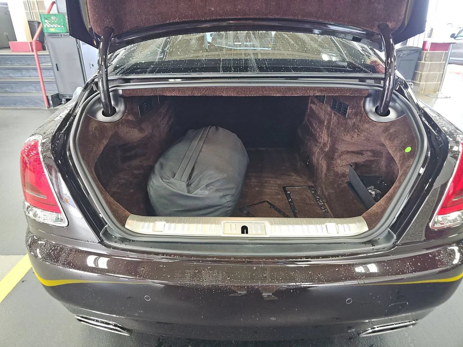Used 2015 Rolls-Royce Wraith RWD image 11
