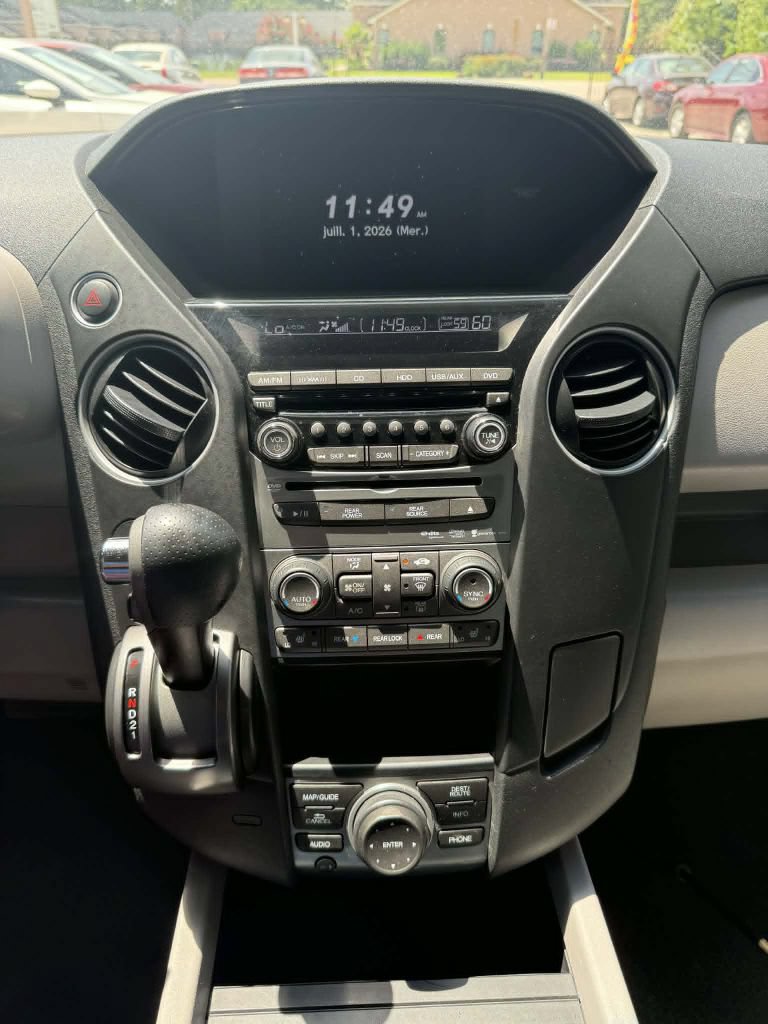 Used 2015 Honda Pilot Touring image 30