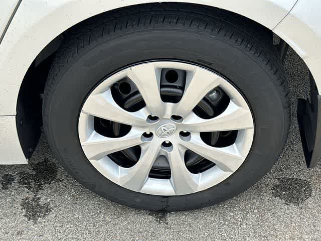 Used 2024 Toyota Corolla LE FWD image 5