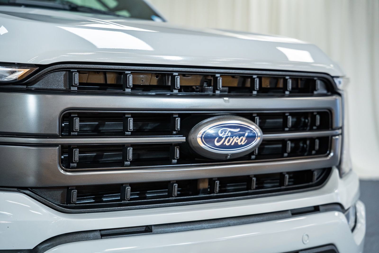 Used 2023 Ford F150 Lariat w/ Equipment Group 502A High image 13