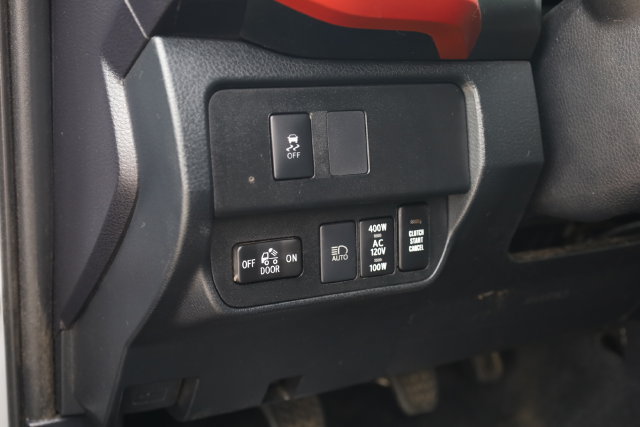 Used 2020 Toyota Tacoma TRD Off-Road w/ TRD Premium Off Road Package AWD/4WD image 11