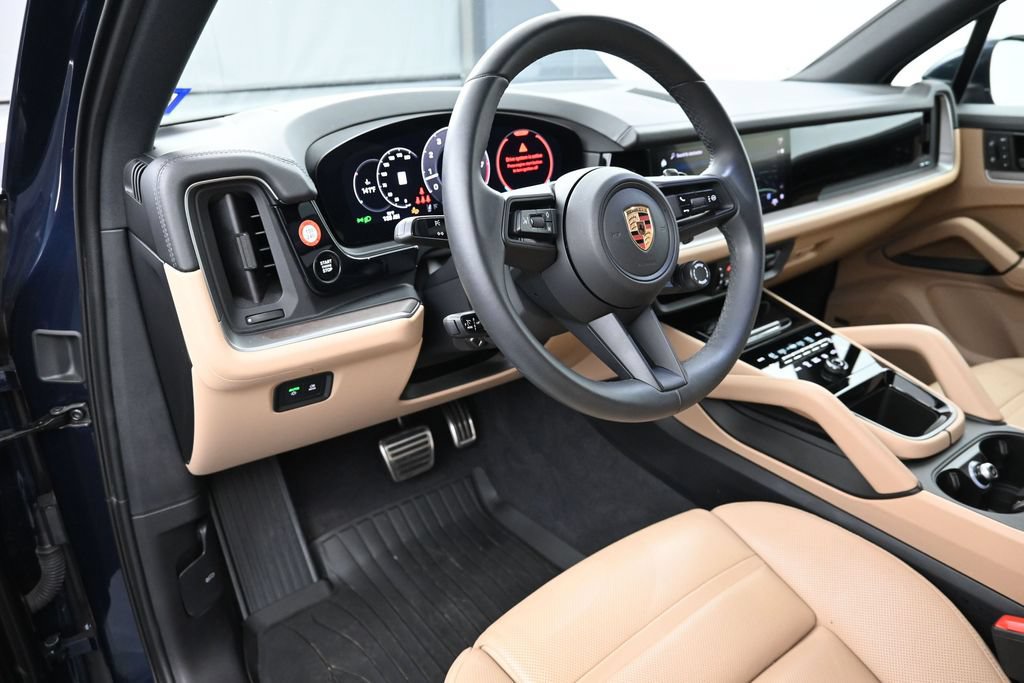 Certified 2025 Porsche Cayenne S AWD/4WD image 25