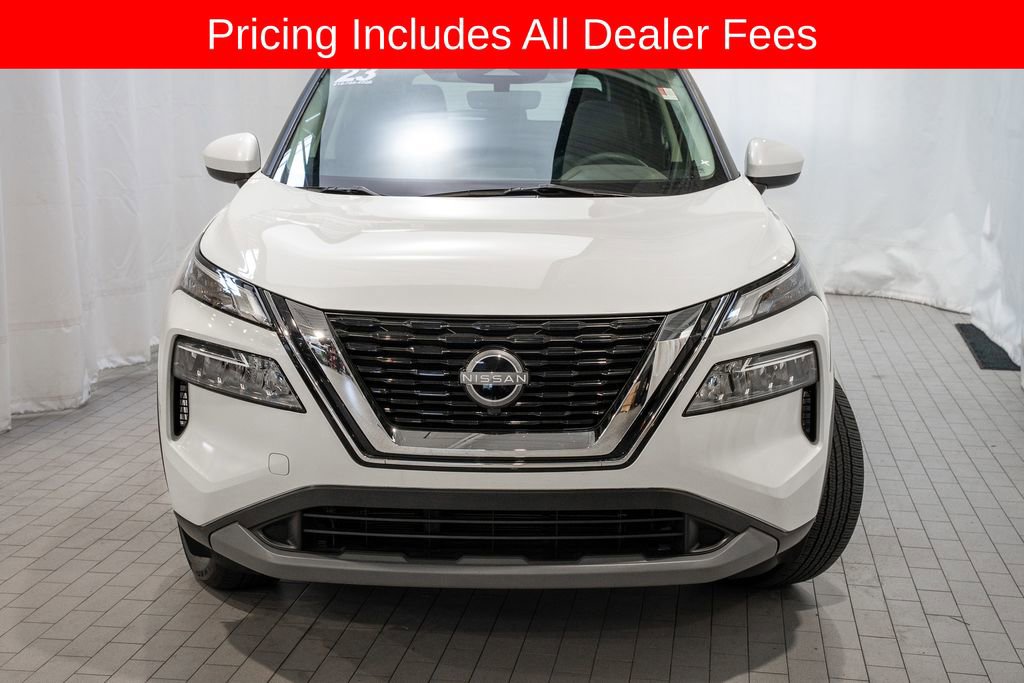 Used 2023 Nissan Rogue SV w/ SV Premium B Package FWD image 2