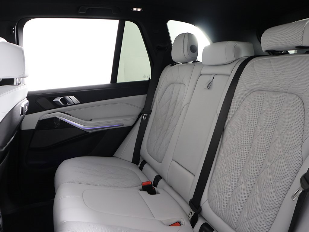 Used 2024 BMW X5 xDrive40i w/ M Sport Package image 36