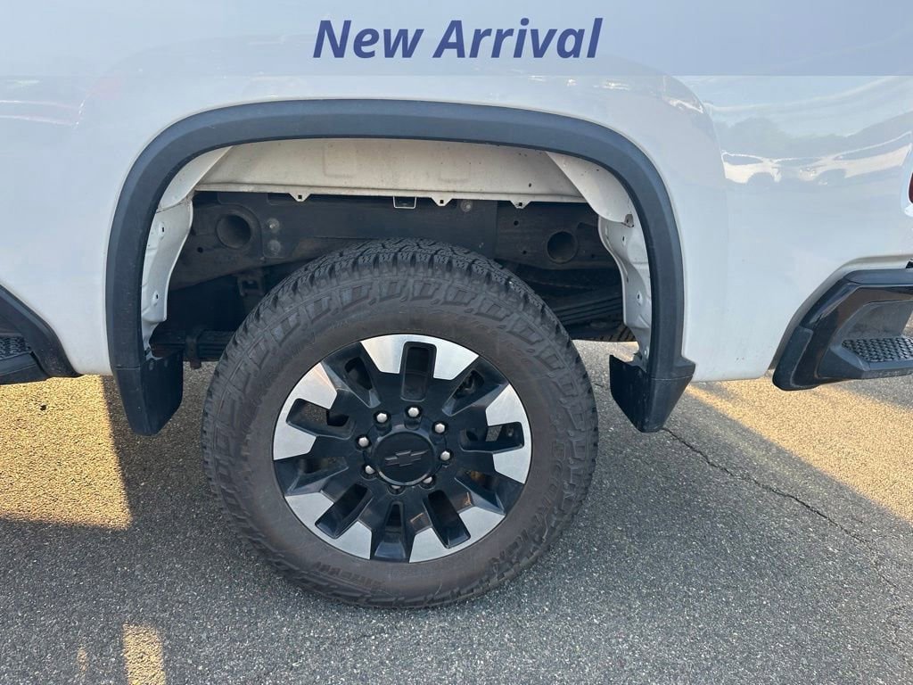 Used 2020 Chevrolet Silverado 2500 Custom w/ Custom Value Package AWD/4WD image 11