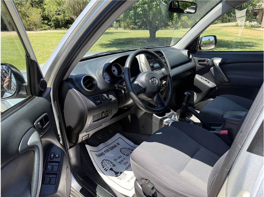 Used 2004 Toyota RAV4 2WD image 9