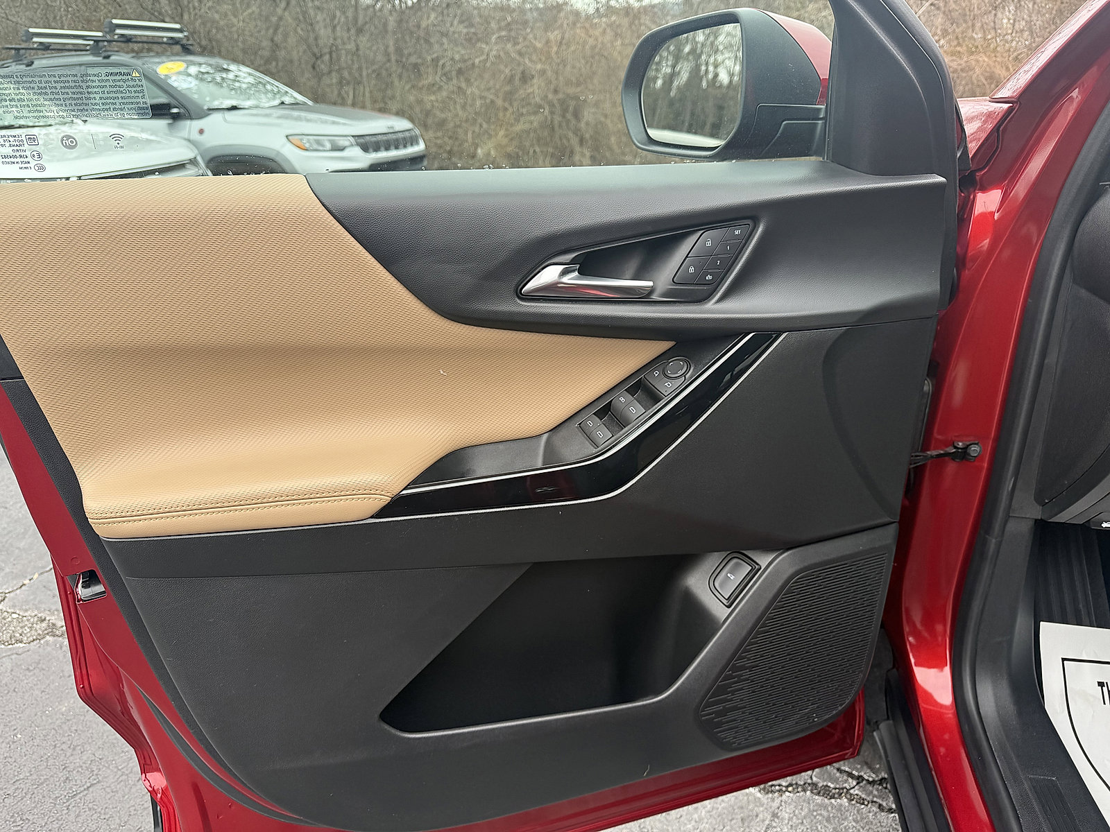 Used 2025 Chevrolet Equinox ACTIV w/ Safety and Technology Package image 10