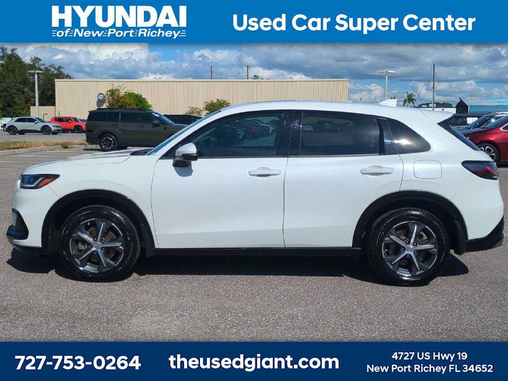 Used 2023 Honda HR-V EX-L image 2