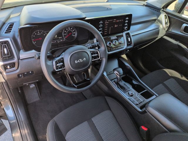 Used 2023 Kia Sorento LX FWD image 9