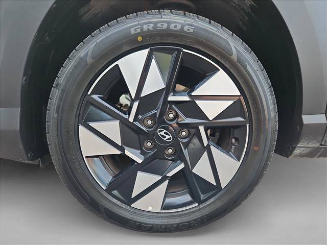 Used 2025 Hyundai Kona SEL FWD image 23