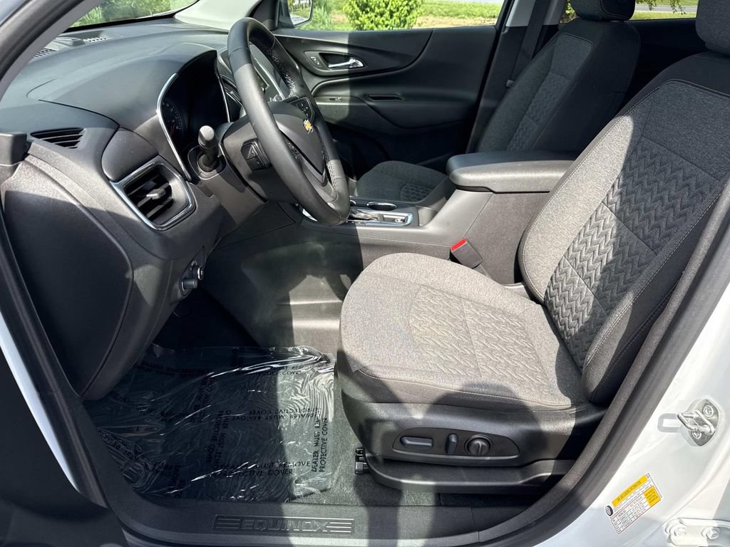 Used 2023 Chevrolet Equinox LT FWD image 24
