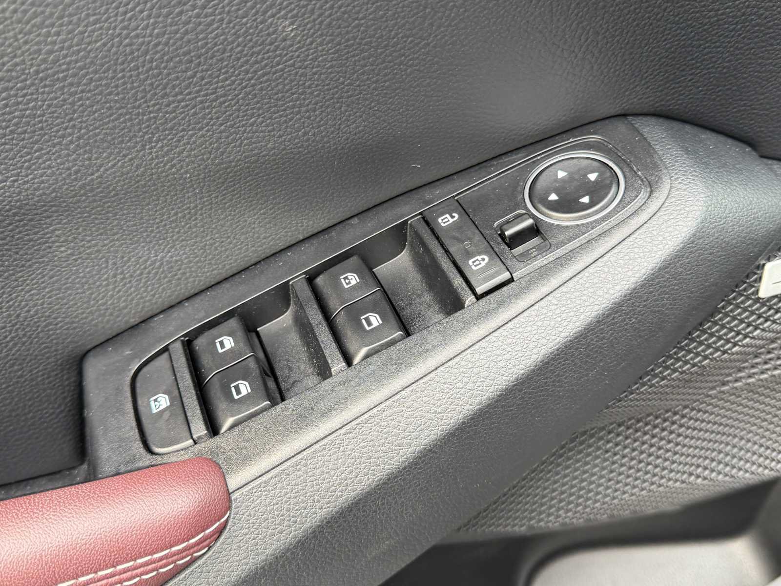 Used 2023 Kia Seltos SX w/ SX Sunroof Package AWD/4WD image 12