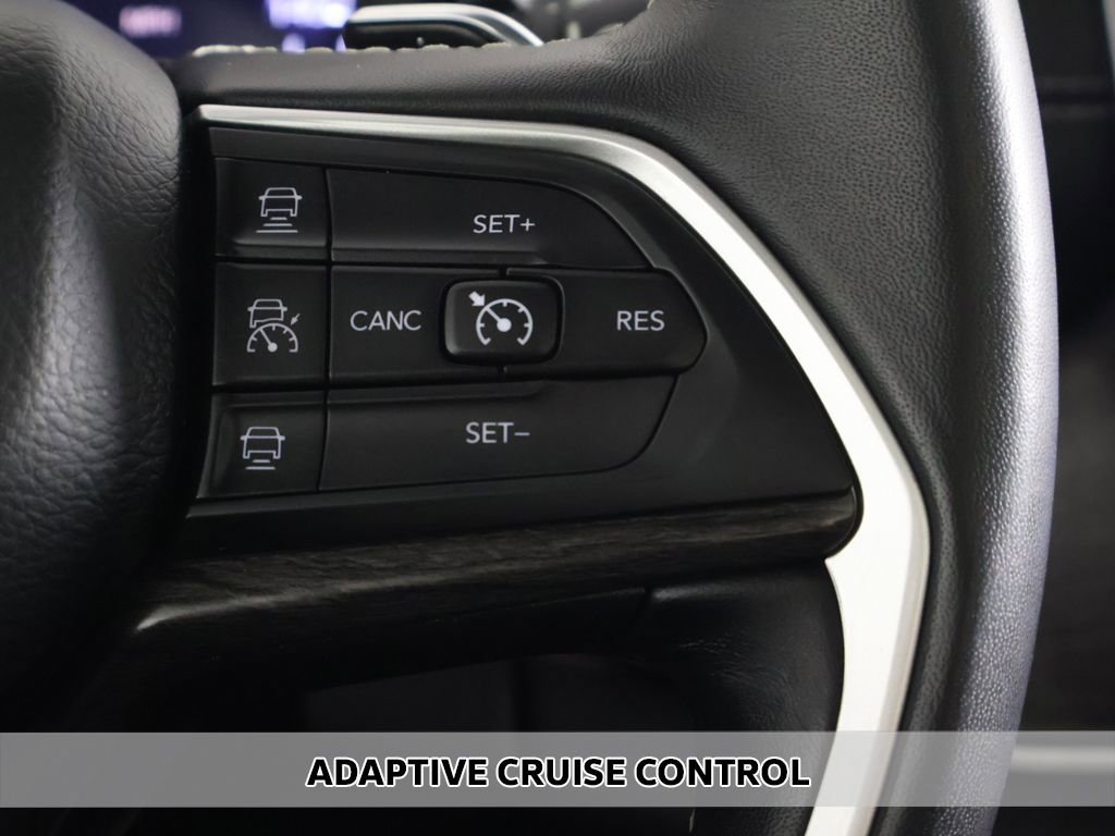 Used 2022 Jeep Grand Cherokee L Limited AWD/4WD image 6