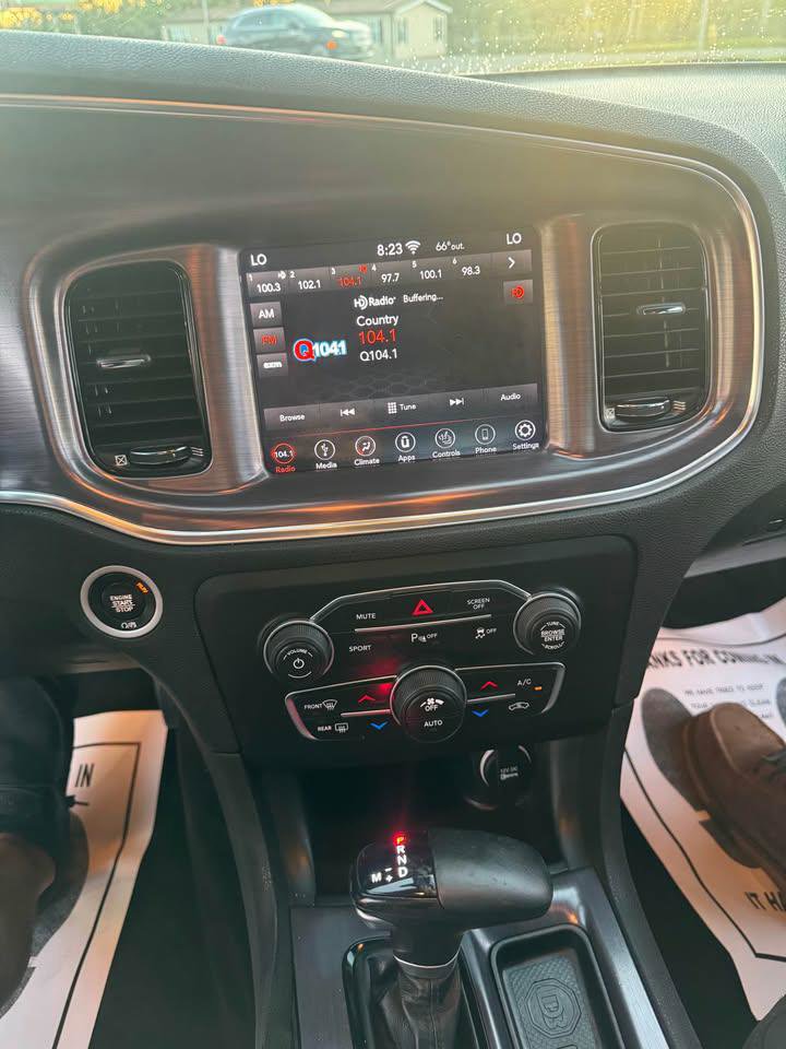 Used 2018 Dodge Charger R/T w/ Blacktop Package image 8