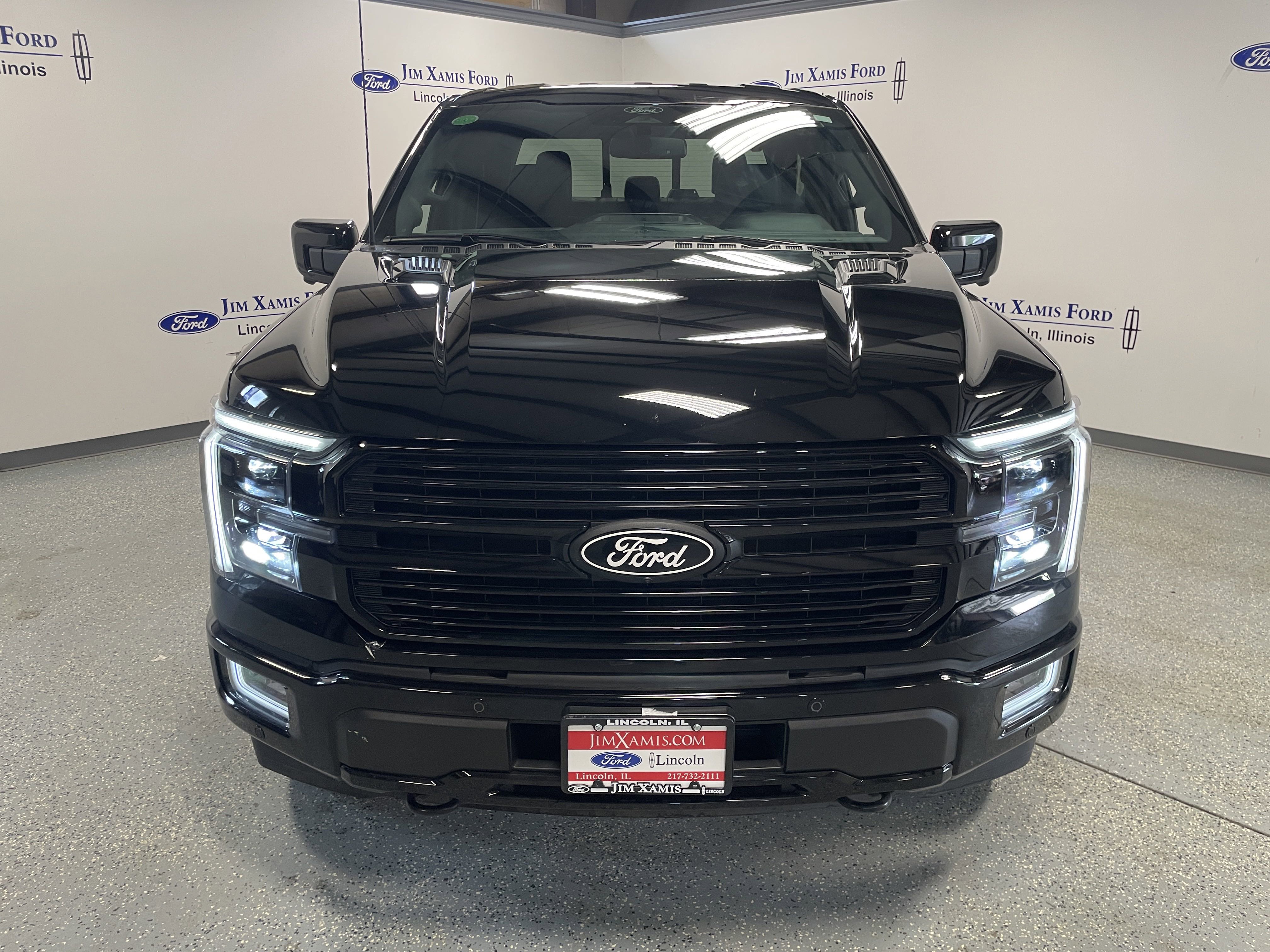 Used 2024 Ford F150 Platinum image 2