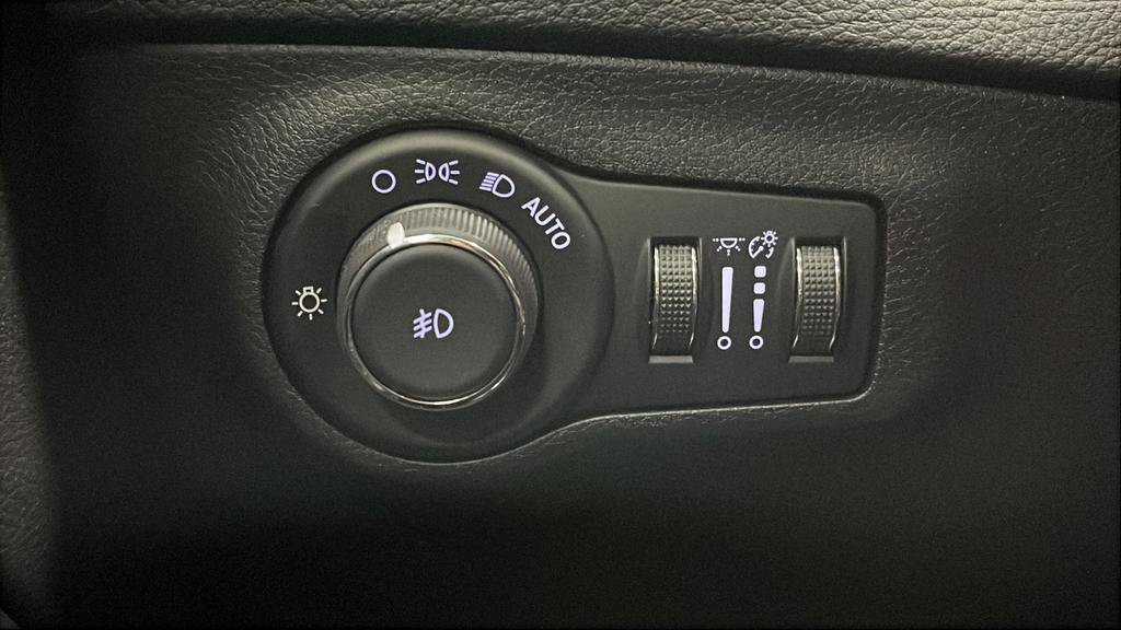 Used 2018 Jeep Compass Latitude w/ Popular Equipment Group AWD/4WD image 33