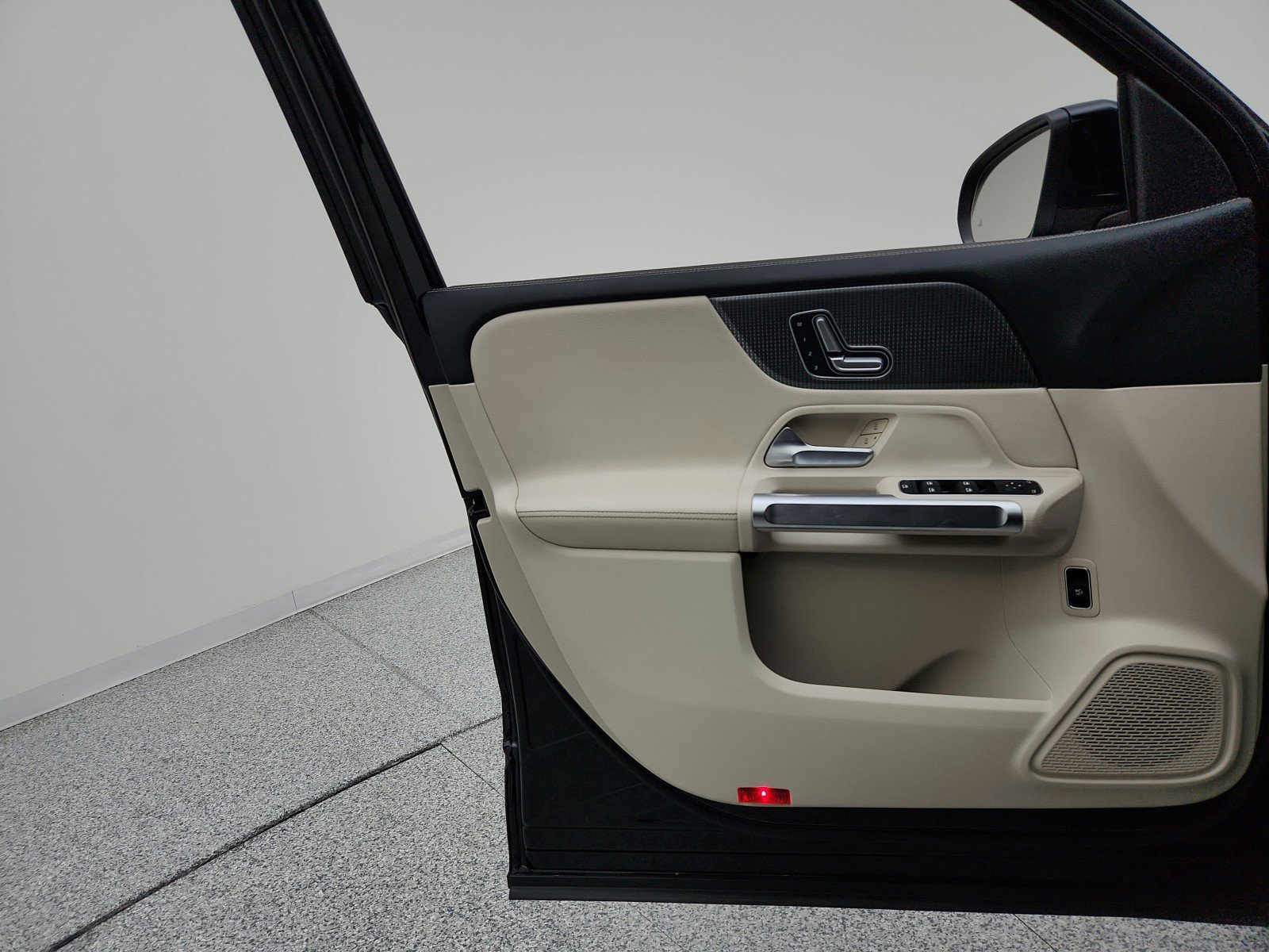 Certified 2021 Mercedes-Benz GLB 250 image 17