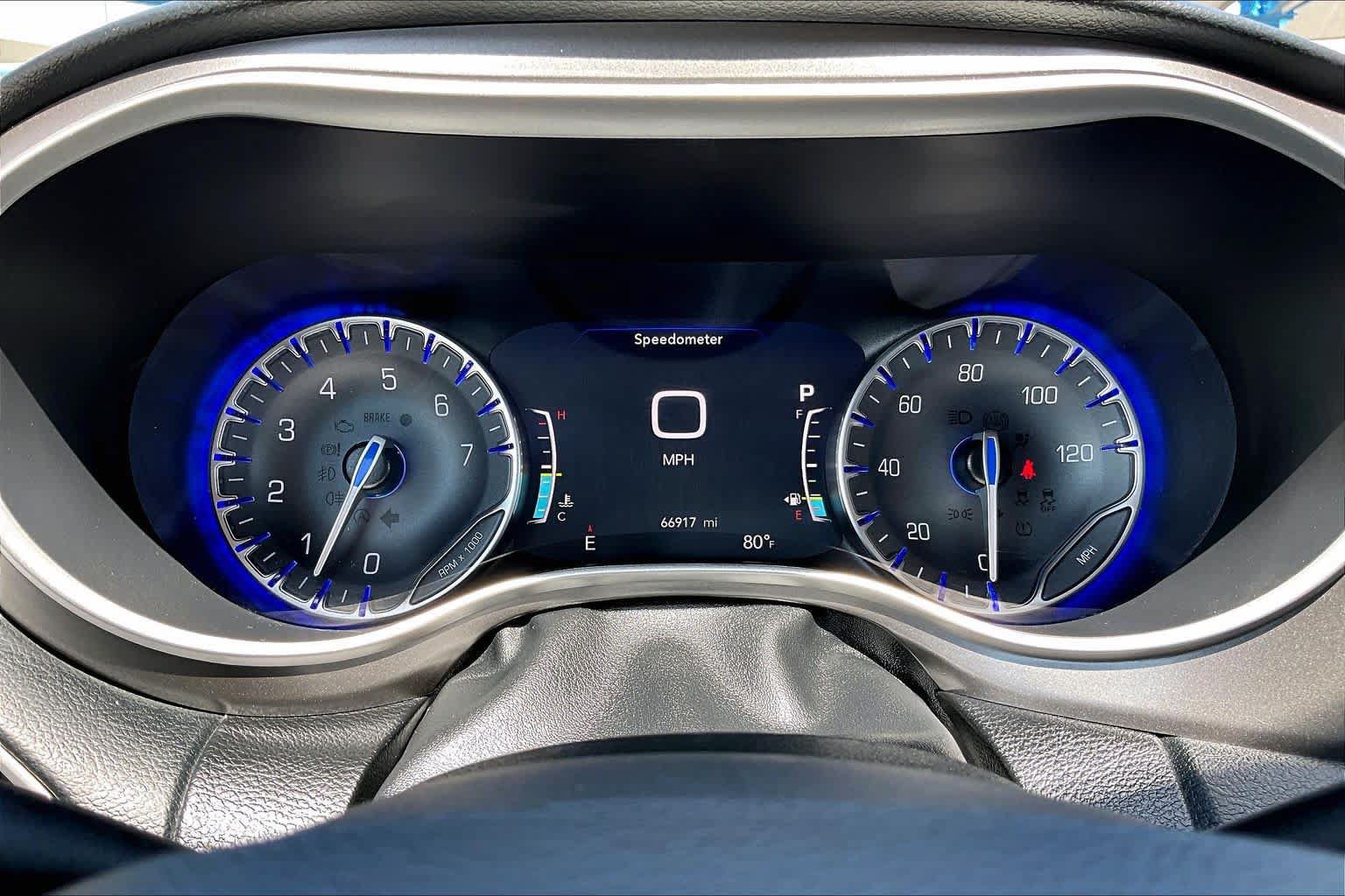 Used 2022 Chrysler Pacifica Touring-L FWD image 25