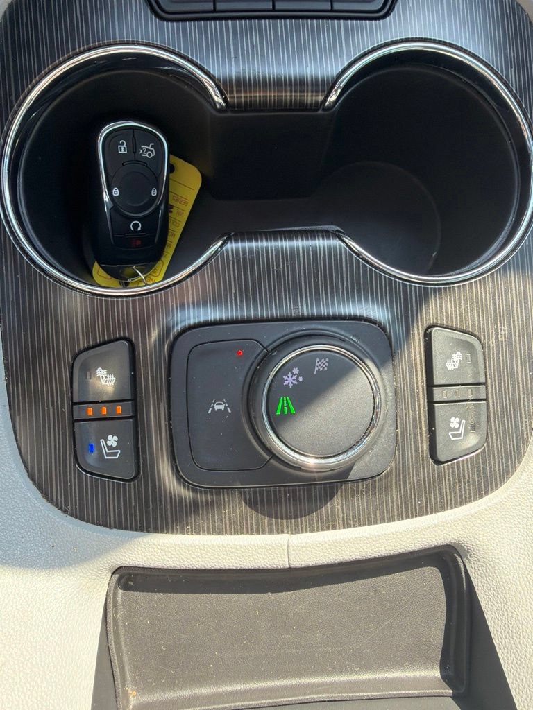Used 2020 GMC Acadia SLT w/ Driver Alert Package II FWD image 9
