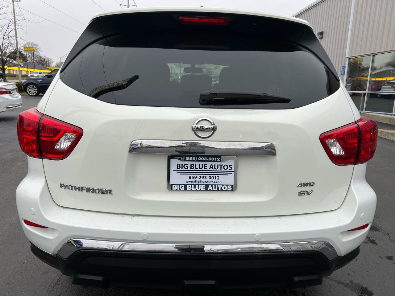 Used 2018 Nissan Pathfinder SV AWD/4WD image 4