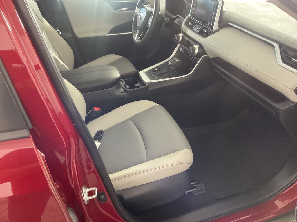 Used 2021 Toyota RAV4 Limited AWD/4WD image 21