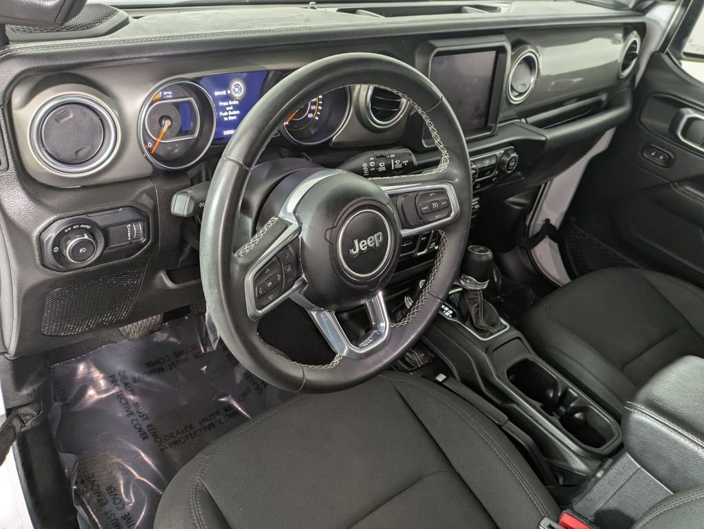 Used 2023 Jeep Wrangler Sahara image 11