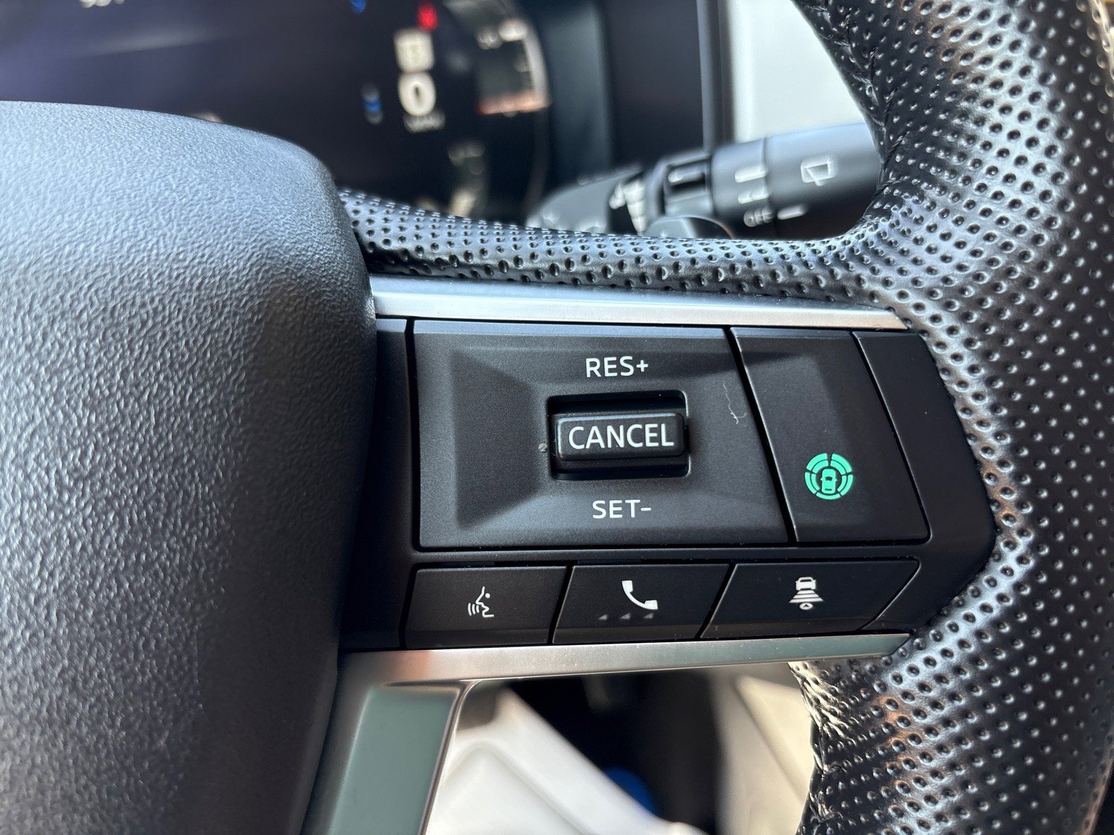 Used 2024 Mitsubishi Outlander 4WD Plug-In Hybrid image 17