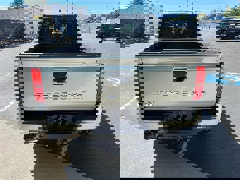 Used 2025 Toyota Tacoma SR5 image 6