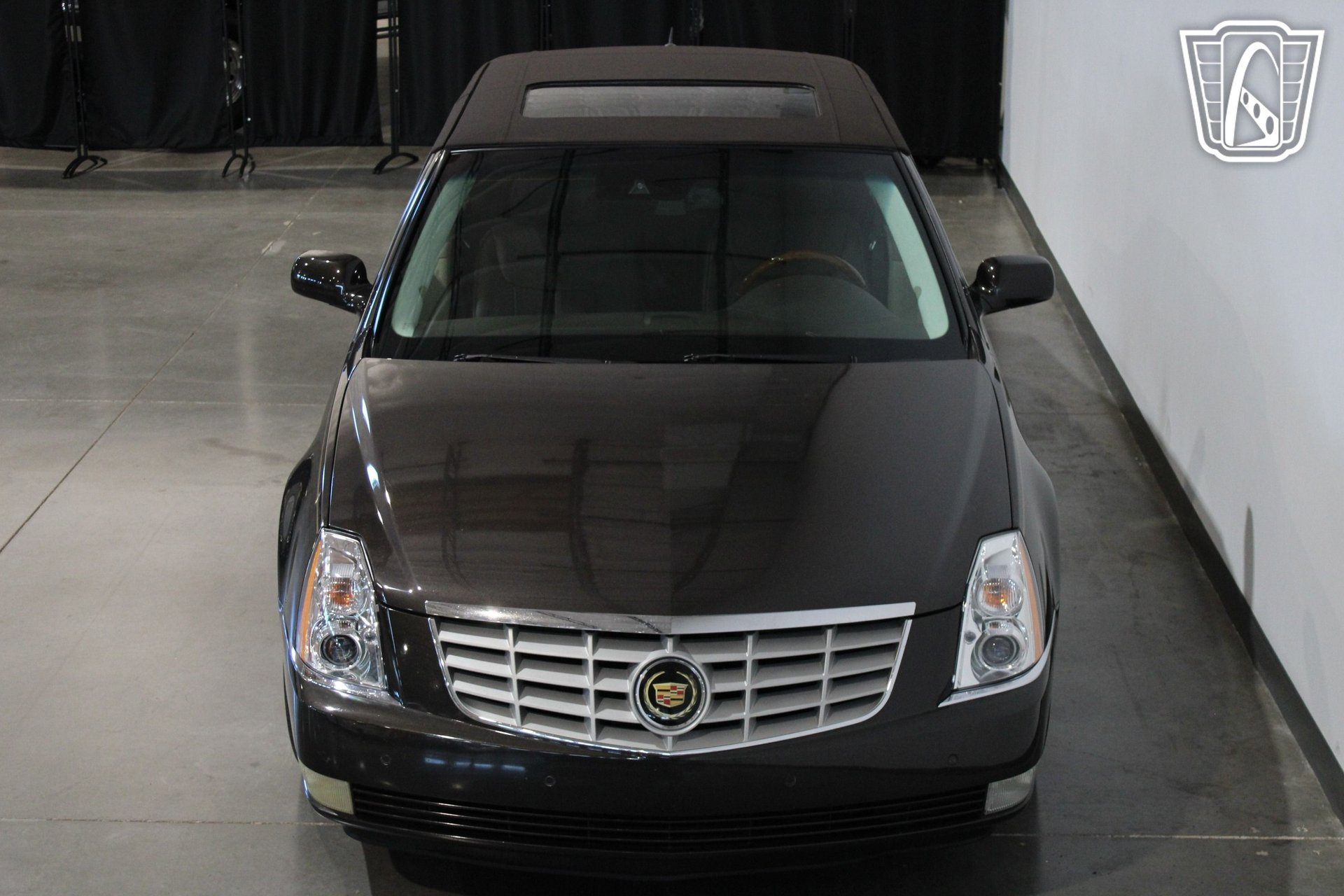 Used 2008 Cadillac DTS Performance w/ Platinum Edition image 6
