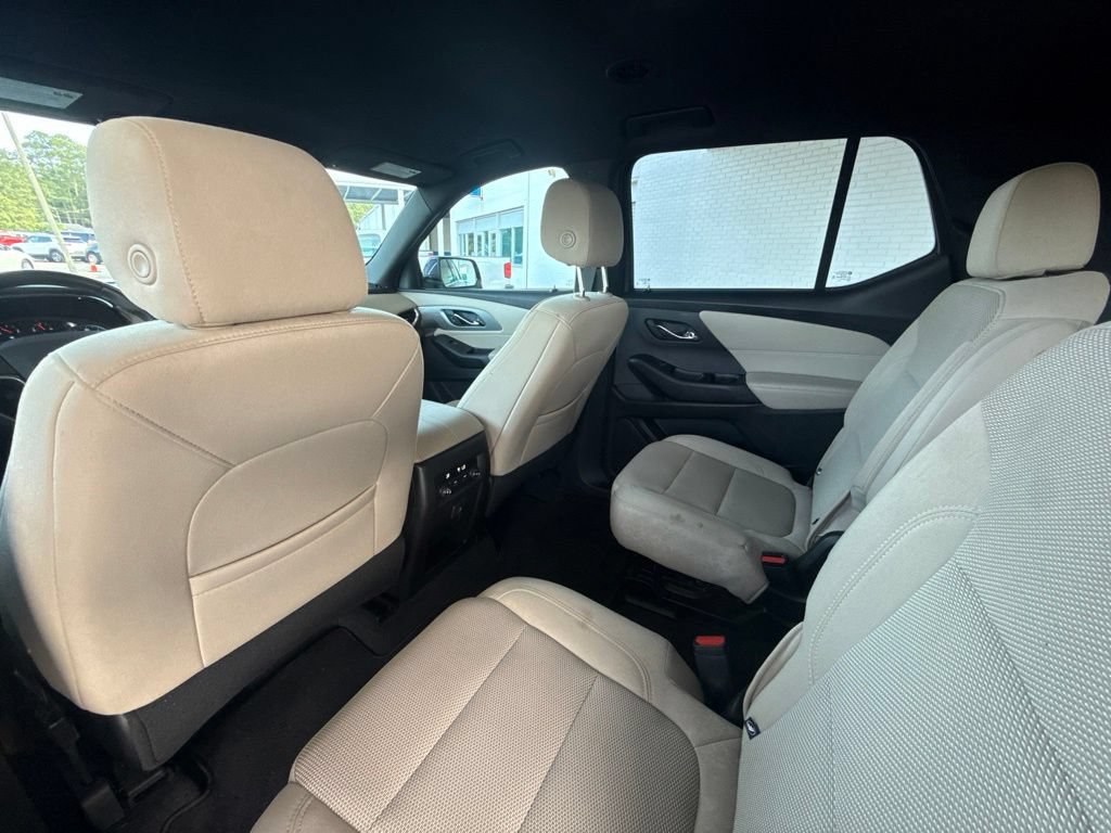 Used 2023 Chevrolet Traverse LT FWD image 37
