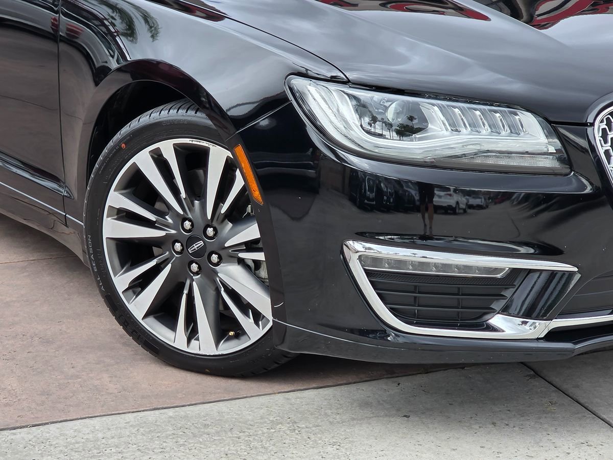 Used 2017 Lincoln MKZ Reserve image 4