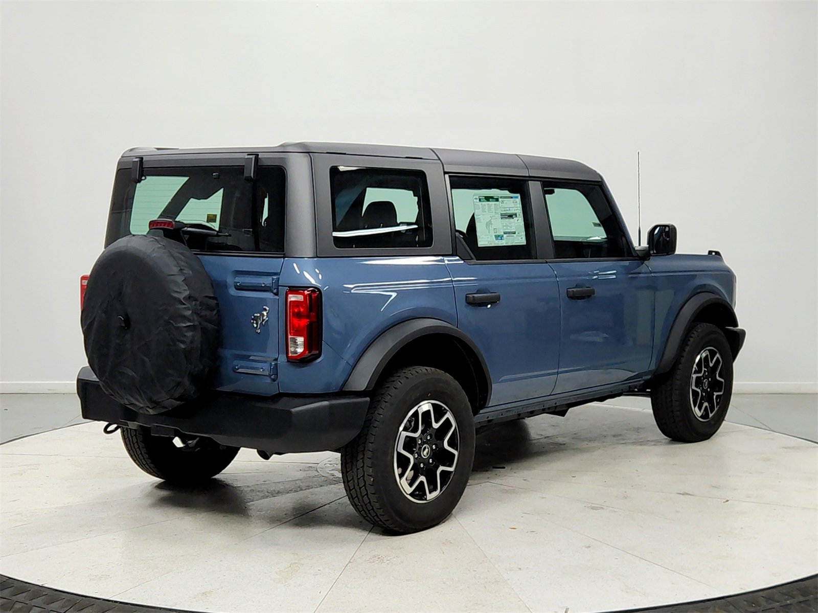 New 2025 Ford Bronco 4-Door image 7