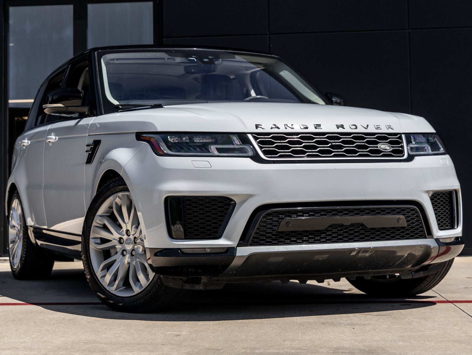 Used 2019 Land Rover Range Rover Sport HSE AWD/4WD image 2