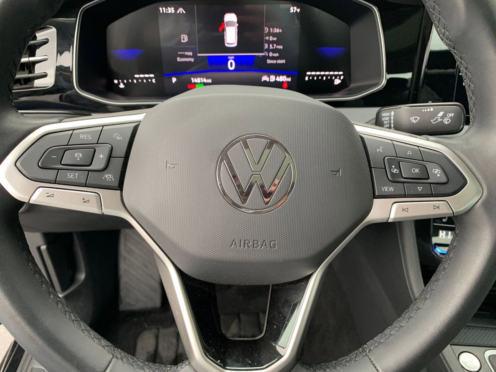 Used 2025 Volkswagen Jetta SE image 27