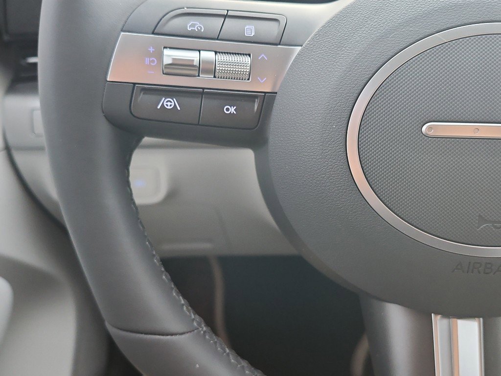 Used 2025 Hyundai Kona SEL image 14