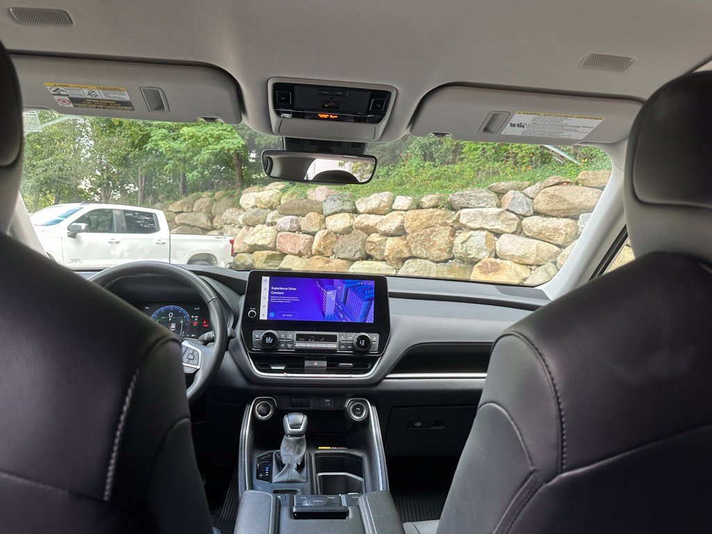Used 2025 Toyota Grand Highlander AWD image 25